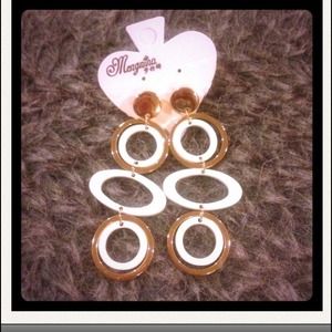 Bundle for sale. Earrings and bangle