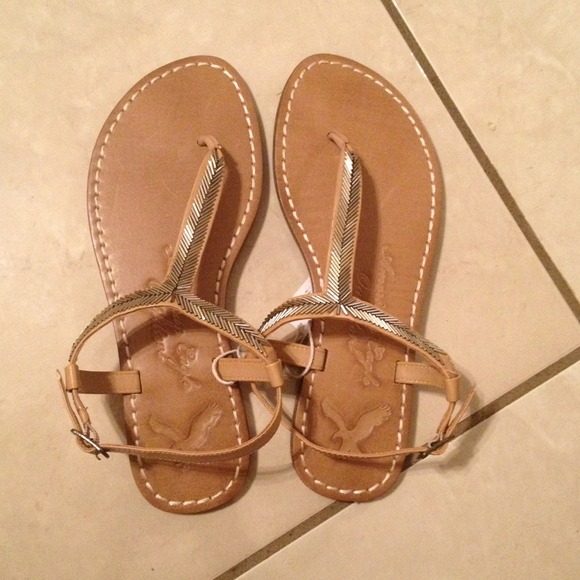 REDUCED!!☀Beautiful tan sandals