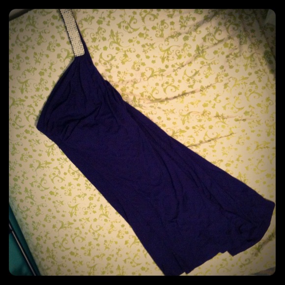 ‼️REDUCED‼️Sparkle and Shine in this Tart dress 🎄