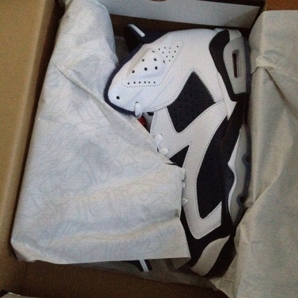 SOLD------ Jordan VI Retro size 9