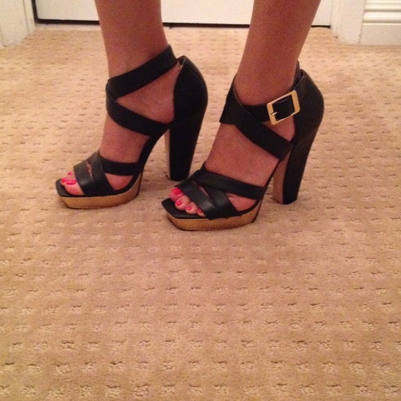 Velvet Angels Naughty black and gold pumps size 9