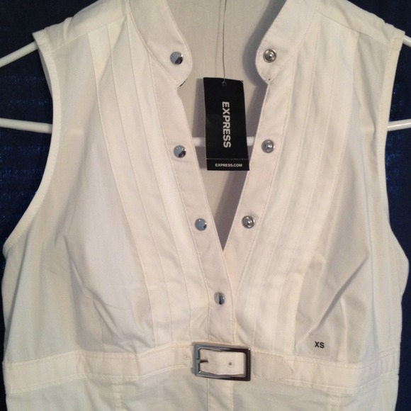 NWT Express white button sleeveless shirt - Picture 2 of 2