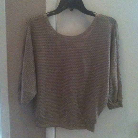 🔴SOLD🔴 Cute gold sweater