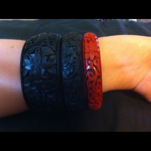 💙SOLD💙Oriental Inspired Carve Wood Bangle set
