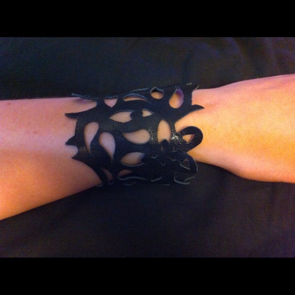 💙SOLD💙Floral Cut-out Leatherette Snap Cuff