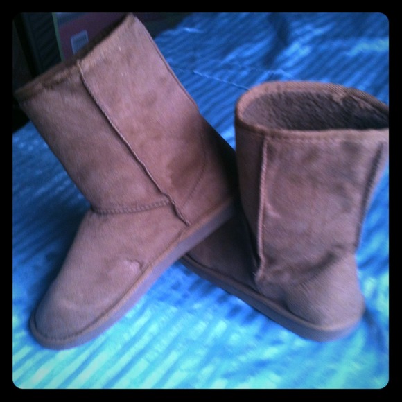 Light Brown Winter Boots.