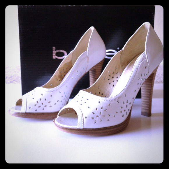 🚫SOLD🚫 Bebe pumps
