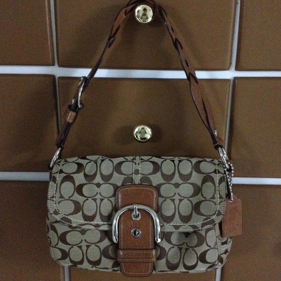 Bundle coach bag and wrislet