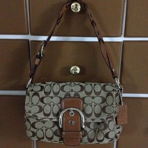 Bundle coach bag and wrislet