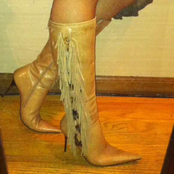 Western style suede fringe and fur boots
