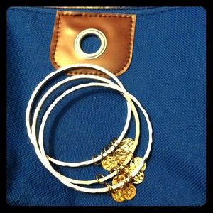 Set of vintage looking bangles <3 personally love