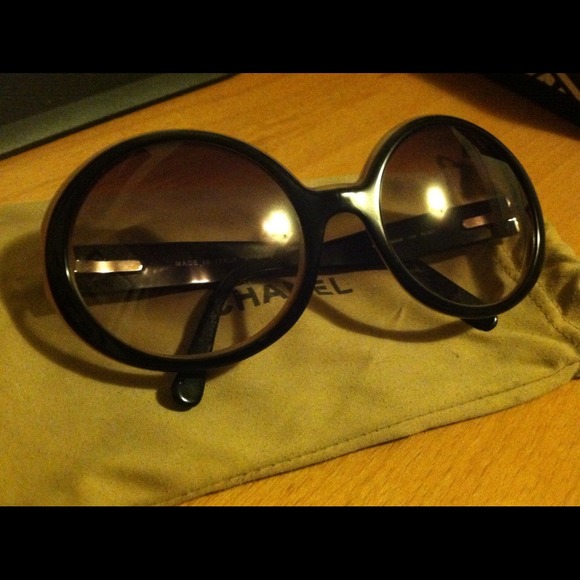 Chanel sunglasses. IMATATIONS.