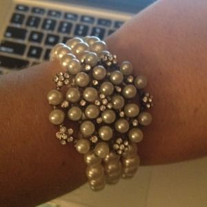 Pearl and crystal bracelet