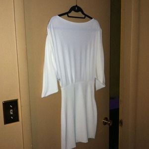 **Reduced** White Backless Dress w. Rhinestones