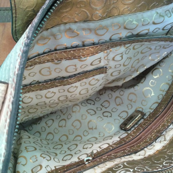 guess - Picture 2 of 2