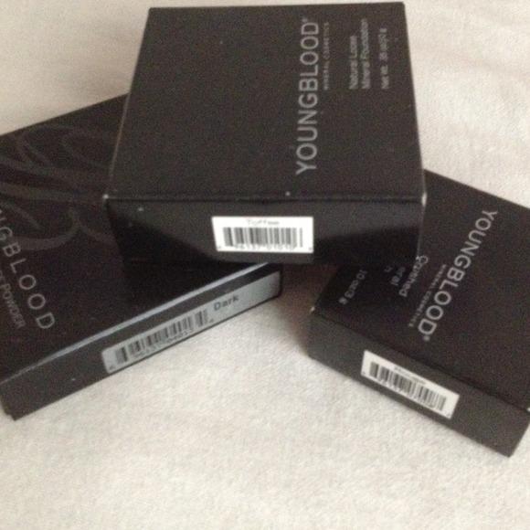 Youngblood makeup set for olive/medium skin tone