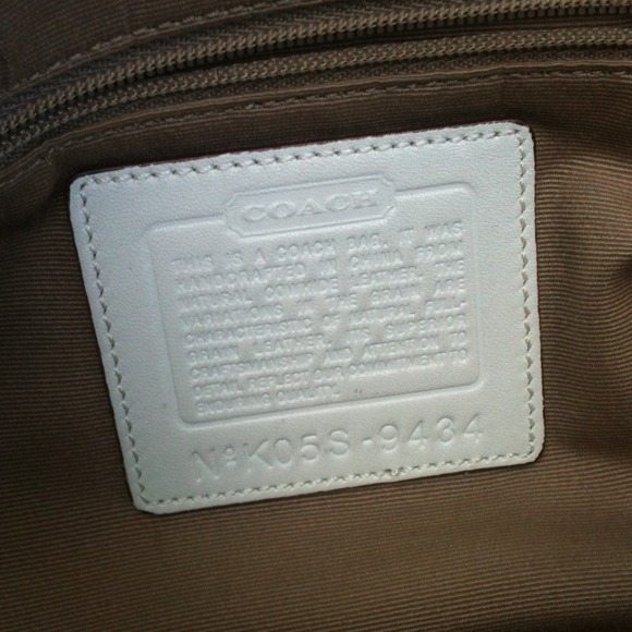White leather COACH purse!! - Picture 2 of 4