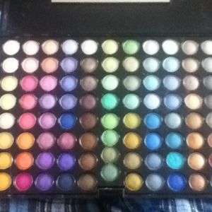 Eyeshadow palette