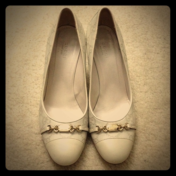 Gucci Round Toe Pumps