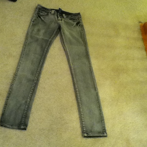 Gray skinny jeans