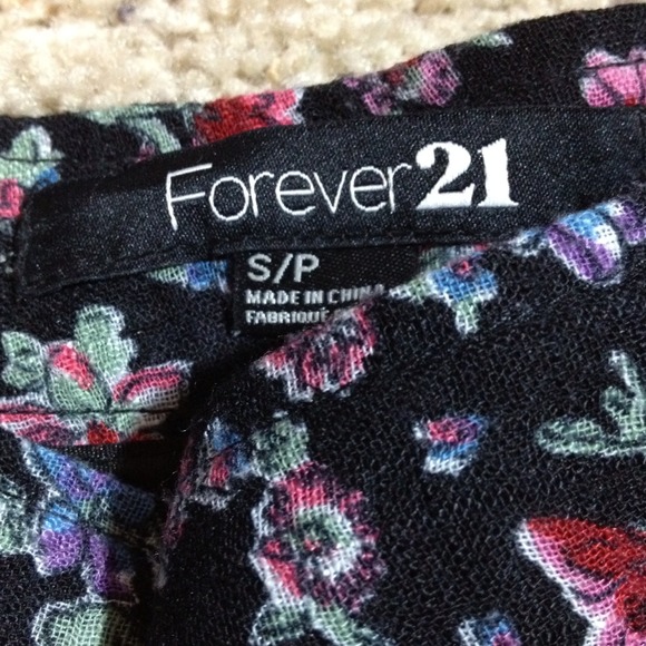 ❌SOLD IN BUNDLE❌F21 Floral High-Waist Shorts - Picture 2 of 4