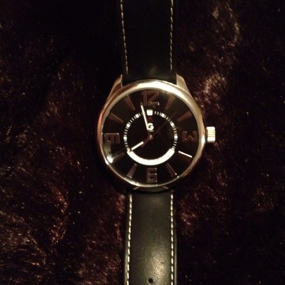 GUESS large face watch - Picture 3 of 4