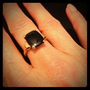 ❌SOLD❌10k gold ring with black center stone
