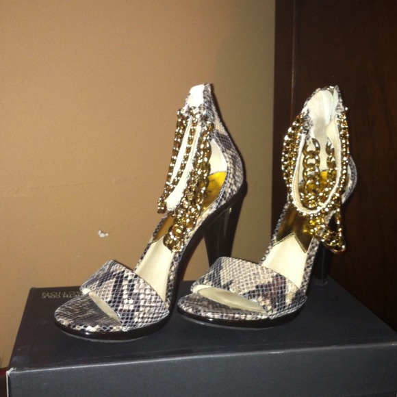 Sold - Picture 1 of 4