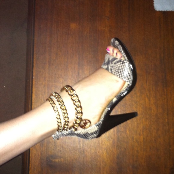 Sold - Picture 3 of 4