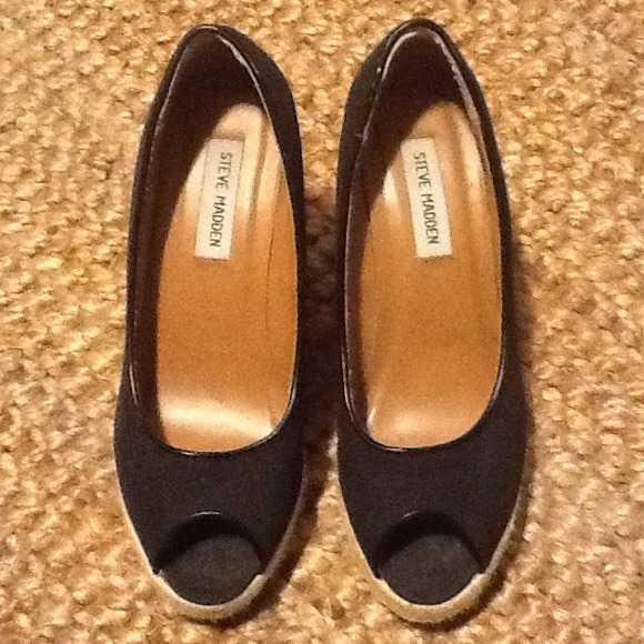 Black wedge Steve Madden