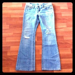 Abercrombie & Fitch Denim - Abercrombie and Fitch size 4 destroyed jeans denim Abercrombie & Fitch Denim - Abercrombie and Fitch size 4 destroyed jeans denim