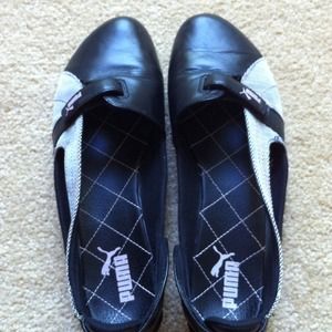Puma athletic flats