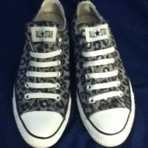🌀RESERVED🌀Leopard print converse