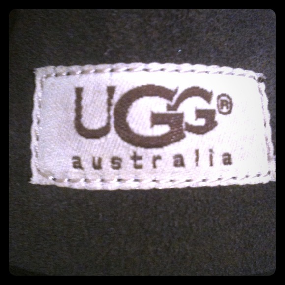 Additional pictures of brown UGGS