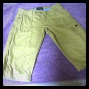 American eagle khaki Bermuda shorts
