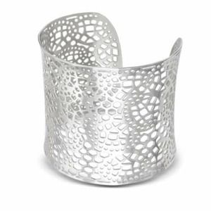 Gorgeous stainless steel bangle