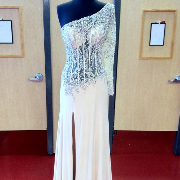 Pageant gown
