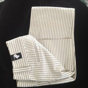 🚫SOLD to Plato's Closet🚫Limited pants