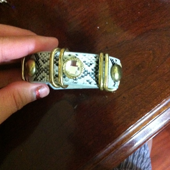 Free with any purchase - Picture 1 of 2