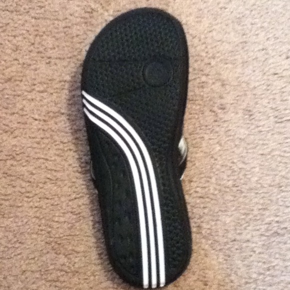 XXsoldXX bundle for kbaby916. Flip flops. Leggings - Picture 3 of 4