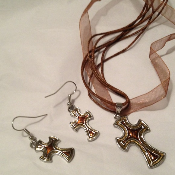 NEW CROSS EARRING & necklace set