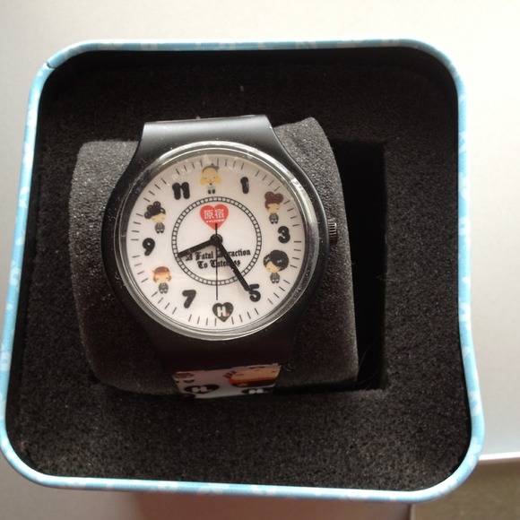 💥SOLD!💥Gray harajuku lovers watch