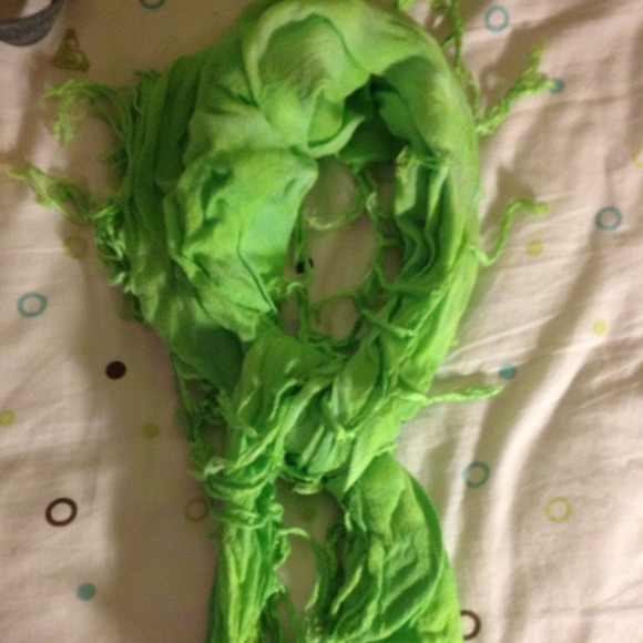 Green fringe scarf - Picture 1 of 1