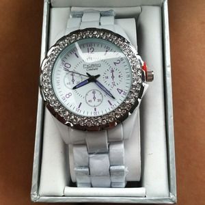 💚REDUCED💚 White Rhinestone Watch