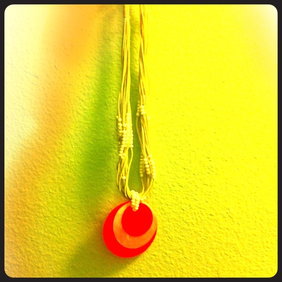Beach wear pink shell disc necklace