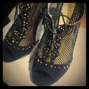 Reserved for @thiftylady Bakers peep toe bootie