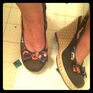 Brown bow espadrilles Brown bow espadrilles