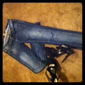 REDUCED💰*Size 3-4* Mudd brand distressed skinnies