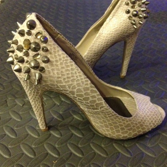 π₯π₯TRADEDπ₯π₯Brand new peep toe heels - Picture 2 of 4