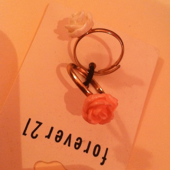 3 Rings. - Picture 2 of 4